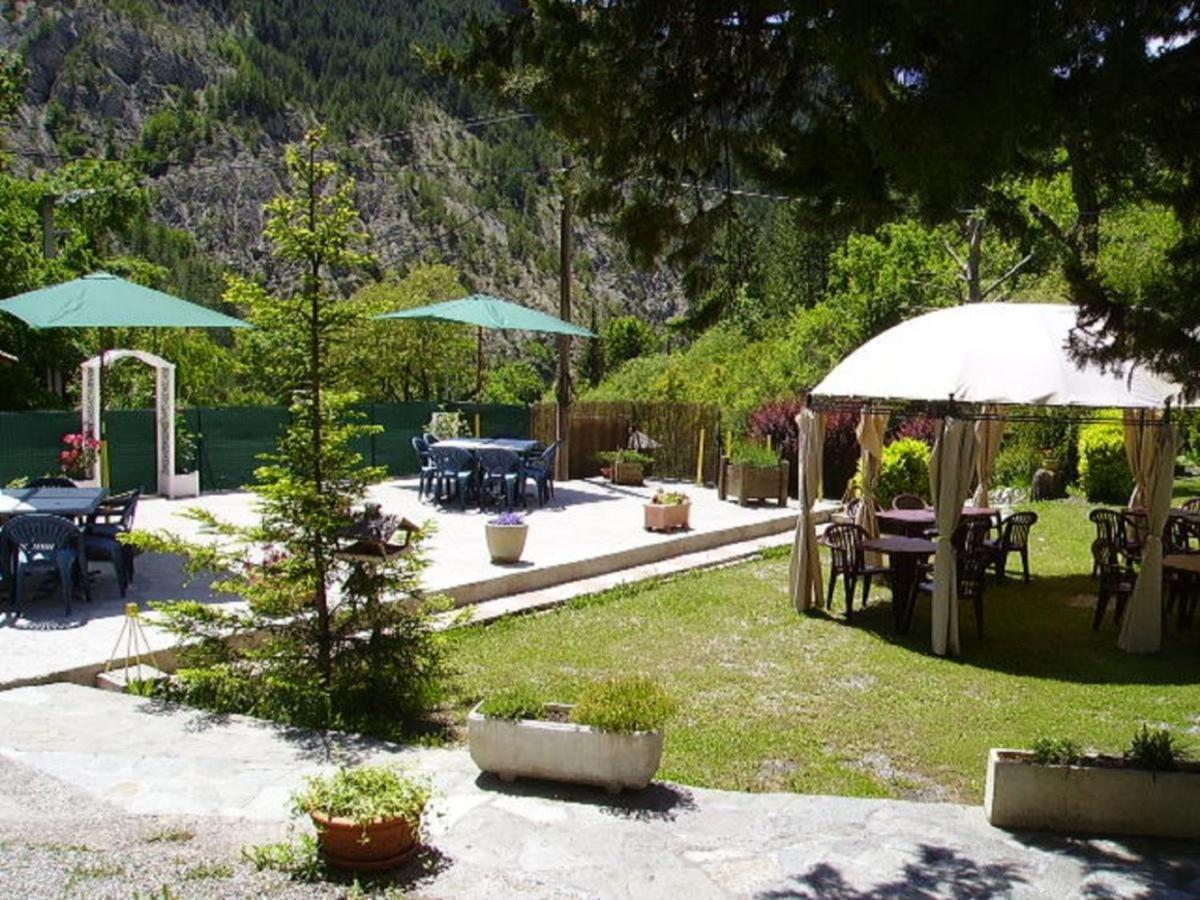 Auberge Du Riou Puget-Rostang Exterior foto