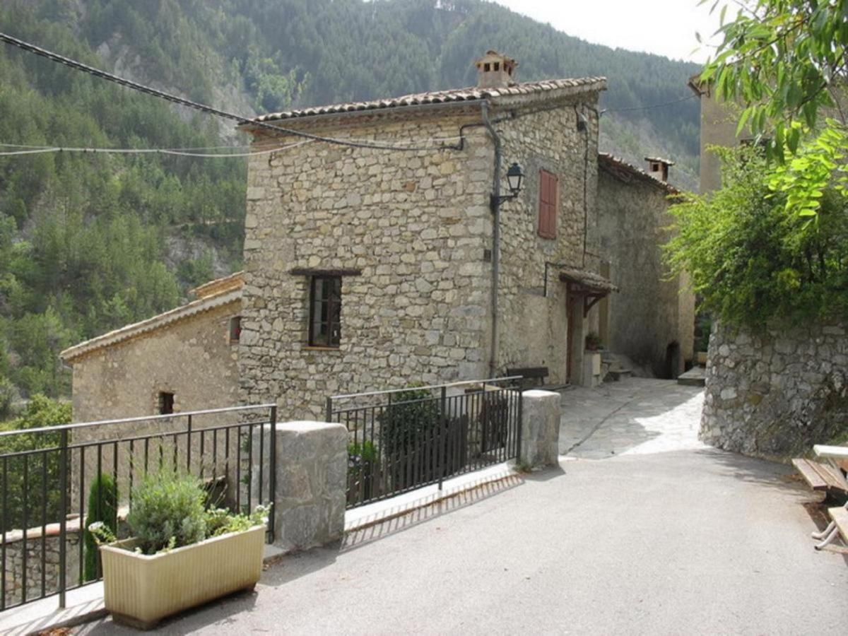 Auberge Du Riou Puget-Rostang Exterior foto
