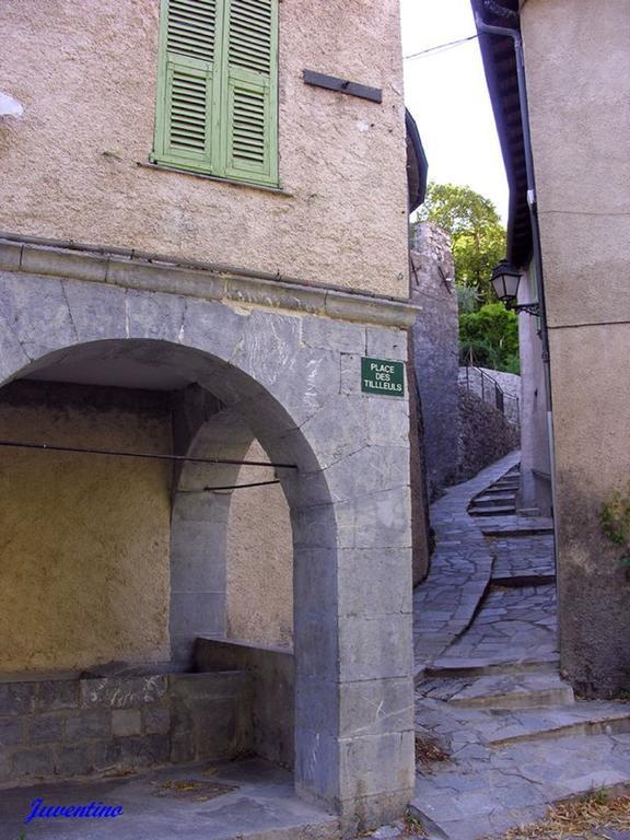 Auberge Du Riou Puget-Rostang Exterior foto
