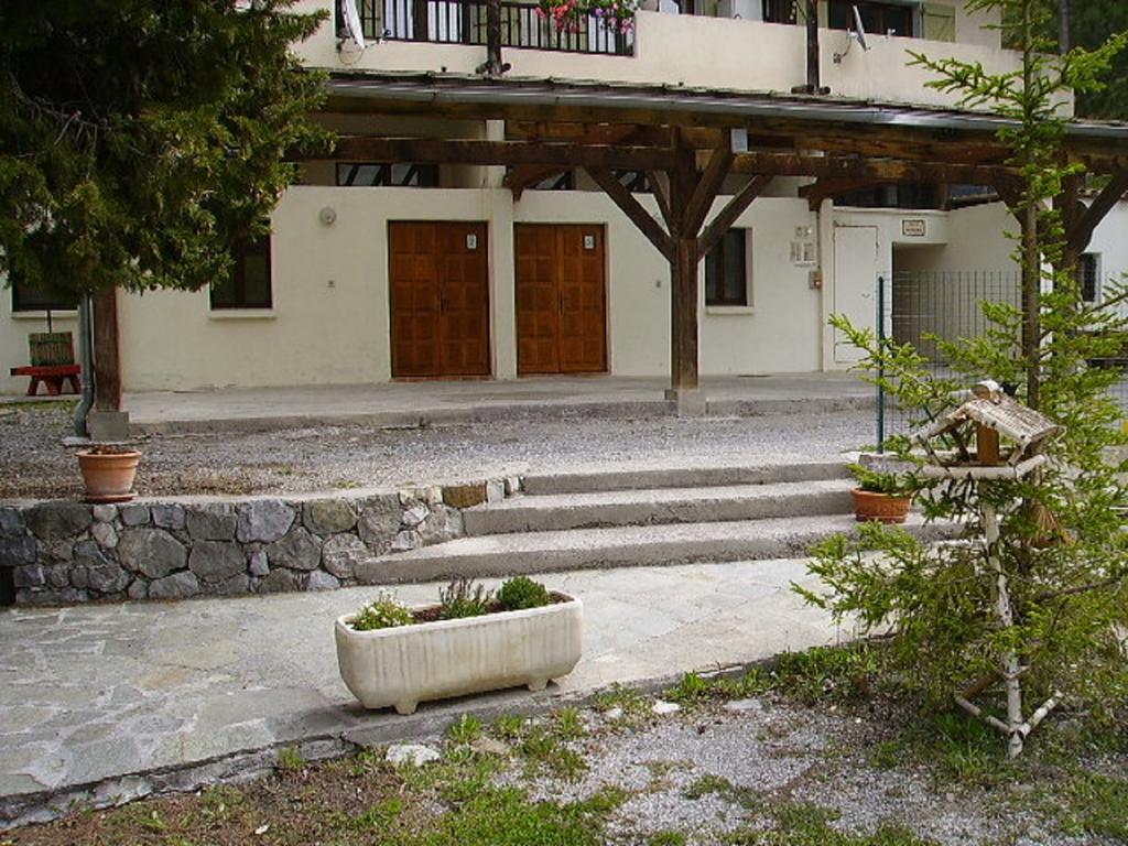 Auberge Du Riou Puget-Rostang Exterior foto